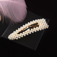 Load image into Gallery viewer, Pearl Hairgrips