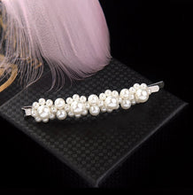 Load image into Gallery viewer, Pearl Hairgrips